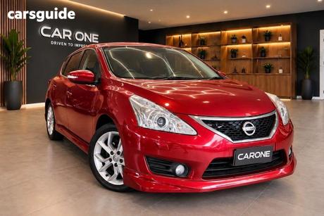 Red 2016 Nissan Pulsar Hatchback Sss