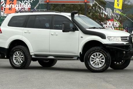 White 2013 Mitsubishi Challenger Wagon (4X4)