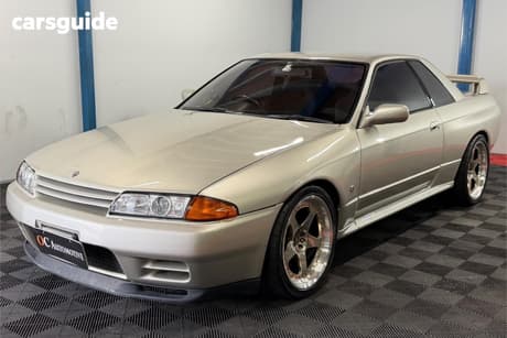 Silver 1990 Nissan SKYLINE GTR V-SPEC Coupe