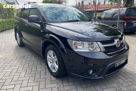 Black 2015 Fiat Freemont Wagon Urban