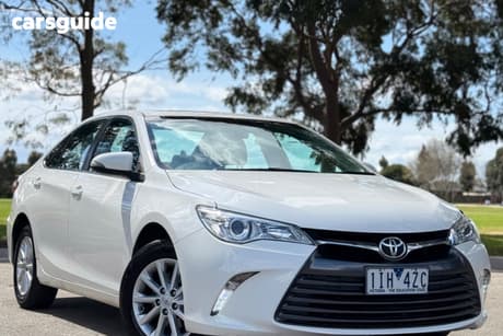 White 2016 Toyota Camry Sedan