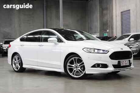 White 2017 Ford Mondeo Hatchback Titanium