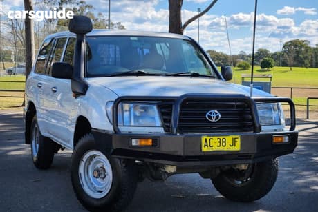 White 2004 Toyota Landcruiser Wagon (4X4)