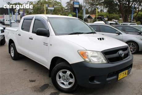 White 2005 Toyota Hilux Dual Cab Pick-up Sr