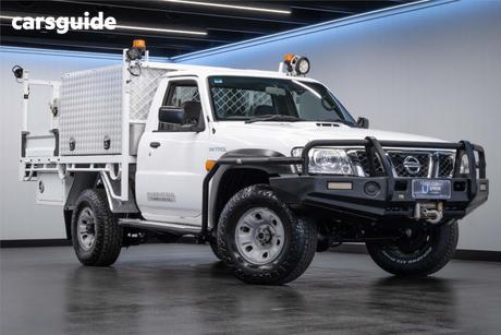 White 2015 Nissan Patrol Leaf Cab Chassis Dx (4X4)