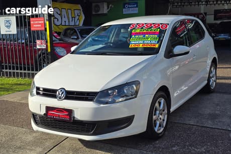 White 2013 Volkswagen Polo Hatchback 77 Tsi Comfortline