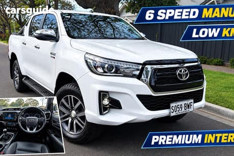 White 2019 Toyota Hilux Double Cab Pick Up Sr5 (4X4)