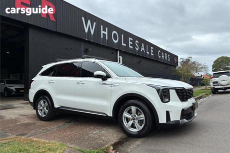 White 2023 Kia Sorento Wagon S 7 Seat