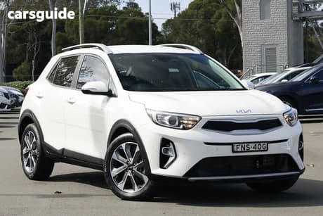 White 2024 Kia Stonic Wagon Sport