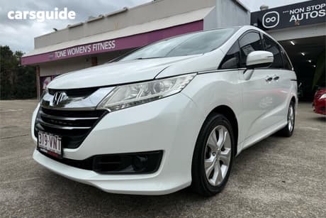 White 2015 Honda Odyssey Wagon Vti