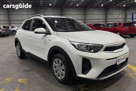 White 2022 Kia Stonic Wagon S