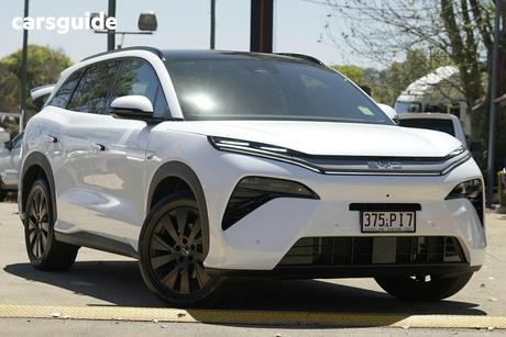 White 2025 BYD Sealion 8 Wagon Dynamic Fwd