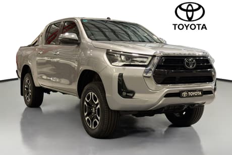Silver 2021 Toyota Hilux Double Cab Pick Up Sr5 (4X4)