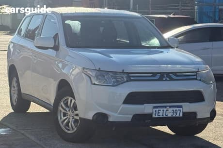 White 2013 Mitsubishi Outlander Wagon Es (4X2)