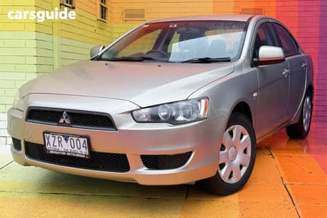 Gold 2008 Mitsubishi Lancer Sedan Es