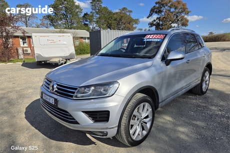 Silver 2017 Volkswagen Touareg Wagon V6 Tdi