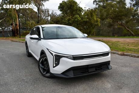 White 2025 Kia K4 Sedan S
