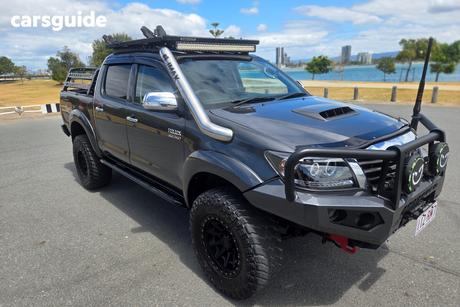 Grey 2015 Toyota Hilux Dual Cab Pick-up Sr5 (4X4)