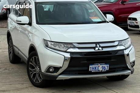 White 2016 Mitsubishi Outlander Wagon Ls (4X2)