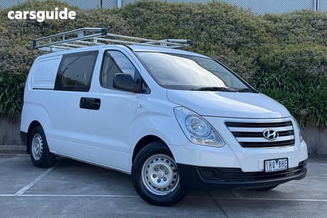 White 2016 Hyundai Iload Van Crew