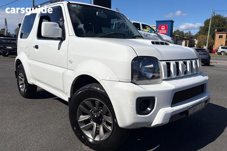 White 2015 Suzuki Jimny Wagon