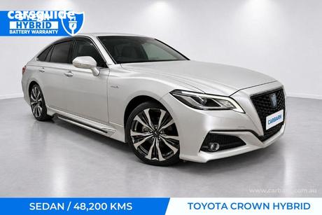 Silver 2019 Toyota Crown Sedan SC PACKAGE