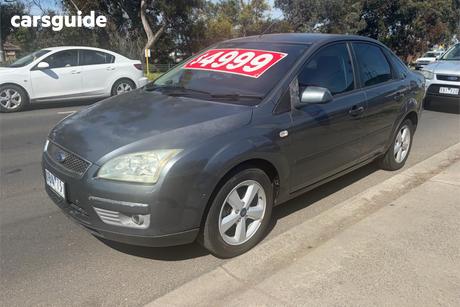 Grey 2006 Ford Focus Sedan Lx