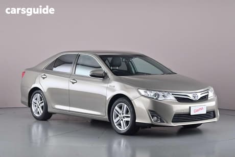Beige 2015 Toyota Camry Sedan Hybrid Hl