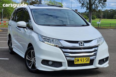 White 2014 Honda Odyssey Wagon Vti-L