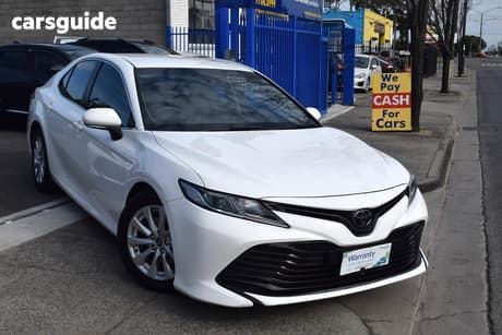 White 2018 Toyota Camry Sedan Ascent