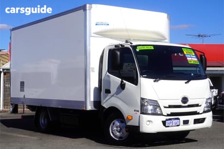 White 2022 Hino 300 SERIES Ute Tray 616