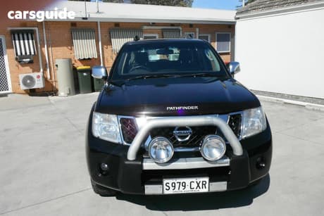 Black 2011 Nissan Pathfinder Wagon St-L (4X4)