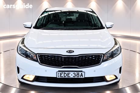 White 2016 Kia Cerato Hatchback S