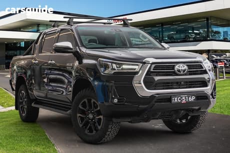 Black 2022 Toyota Hilux Double Cab Pick Up Sr5 (4X4)