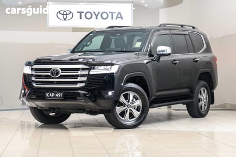 Black 2025 Toyota Landcruiser Wagon Lc300 Sahara (4X4)