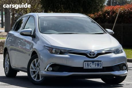 Silver 2018 Toyota Corolla Hatchback Ascent Sport