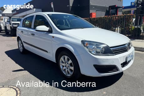 White 2005 Holden Astra Hatchback Cd