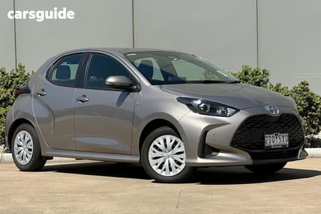 Bronze 2025 Toyota Yaris Hatchback Ascent Sport Hybrid