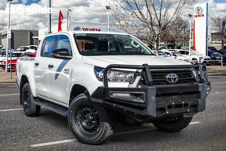 White 2022 Toyota Hilux Double Cab Pick Up Sr (4X4)