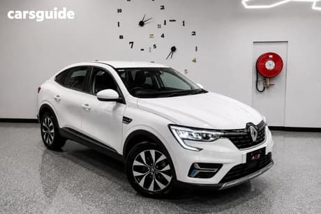White 2023 Renault Arkana Coupe Zen