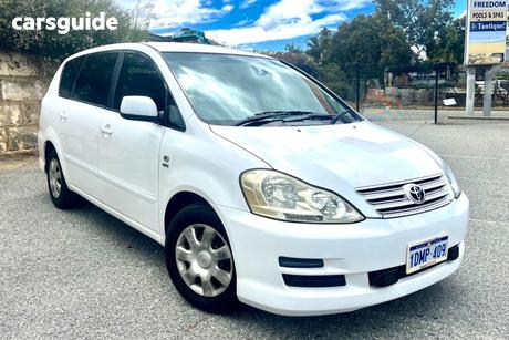 White 2007 Toyota Avensis Wagon Verso Glx