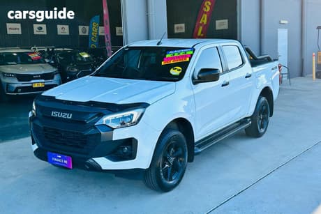 White 2024 Isuzu D-MAX Crew Cab Utility X-Rider (4X4)