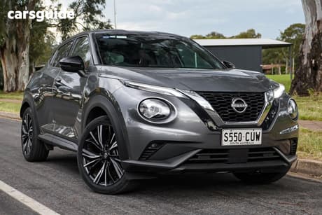 Black 2022 Nissan Juke Hatchback Ti (Energy Orange)