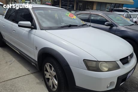 White 2004 Holden Crewman Crew Cab Utility Cross 8