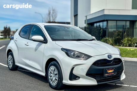White 2023 Toyota Yaris Hatch