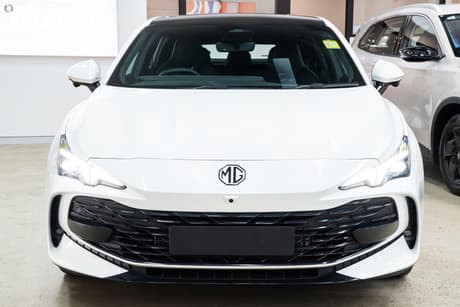 White 2025 MG Mg7 Sedan Essence