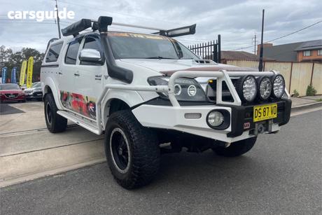 White 2010 Toyota Hilux Dual Cab Pick-up Sr5 (4X4)