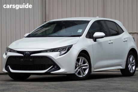 White 2019 Toyota Corolla Hatchback Sx