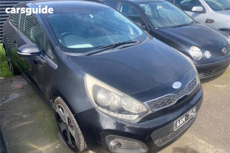 Black 2013 Kia RIO Hatchback Sls
