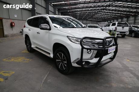 White 2016 Mitsubishi Pajero Sport Wagon Exceed (4X4) 7 Seat
